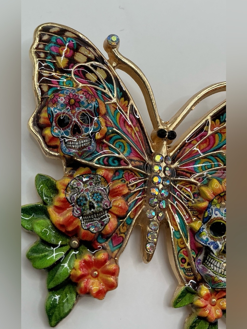 COLORFUL SUGAR SKULL ACCENTED BUTTERFLY BROOCH FESTIVE AB RHINESTONE NWOT - Picture 2 of 3